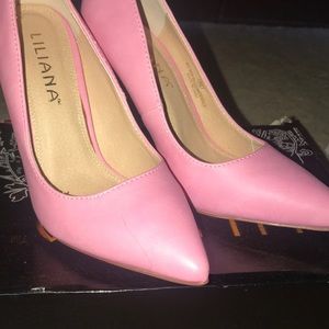 Pretty in pink pumps!